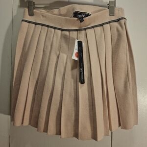 Love 83 Mini Cream A-Line Pleated Skirt